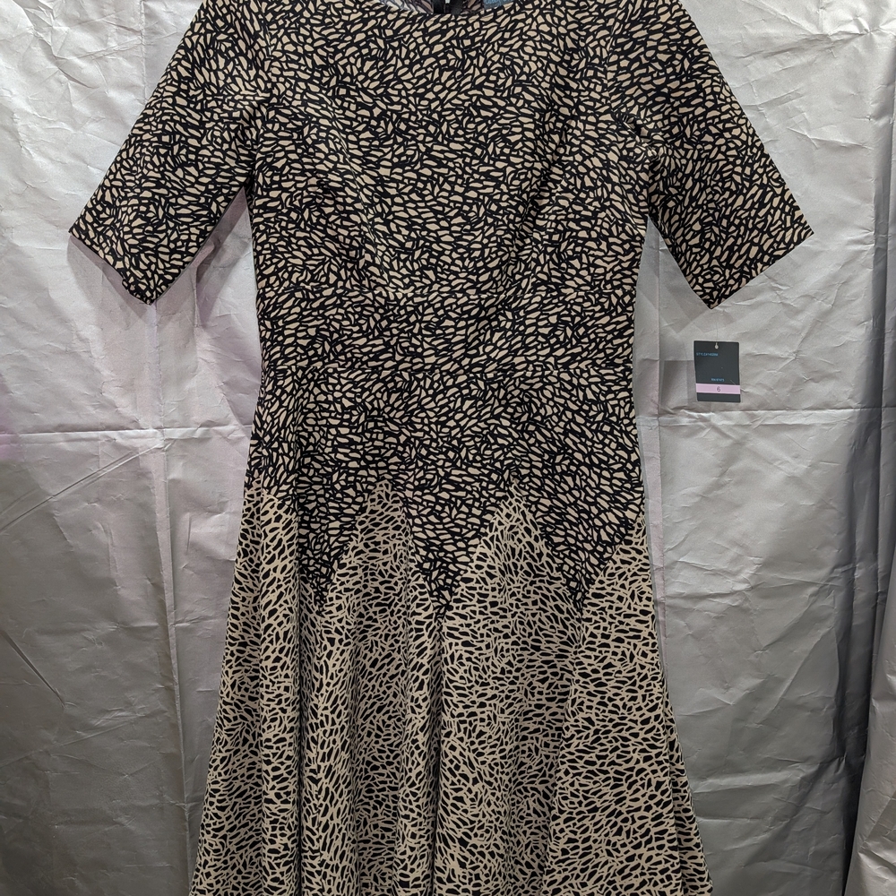 Gabby Skye Black and Cream Long Sleeve Dress